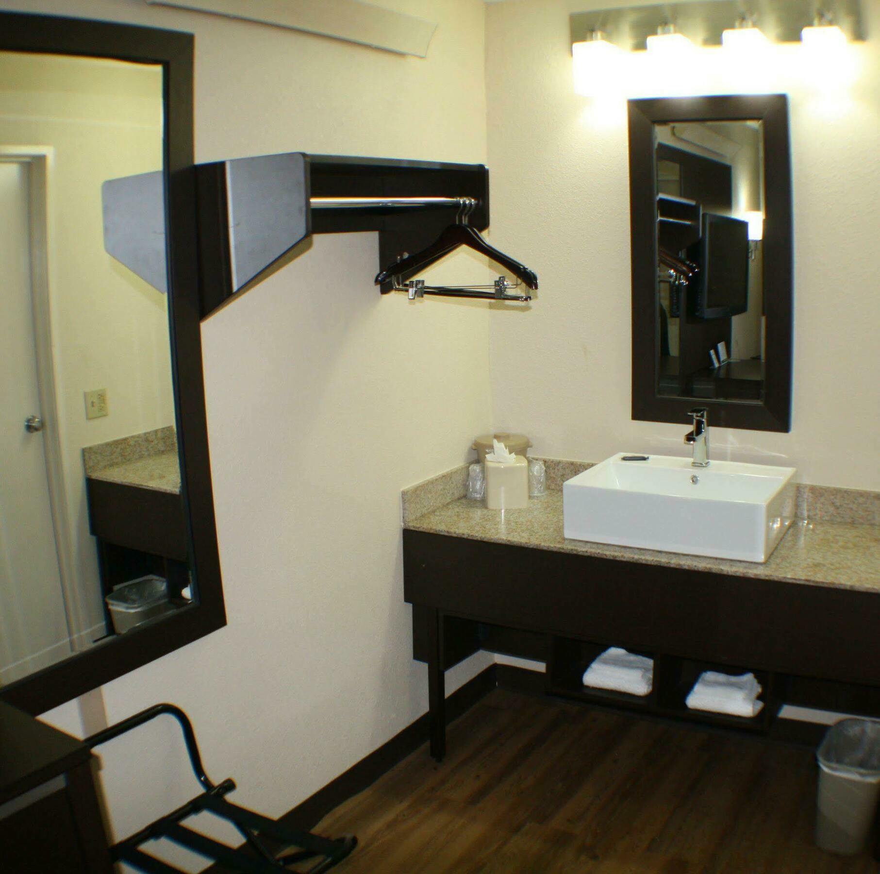 Red Roof Inn Plus+ Nashville Fairgrounds מראה חיצוני תמונה